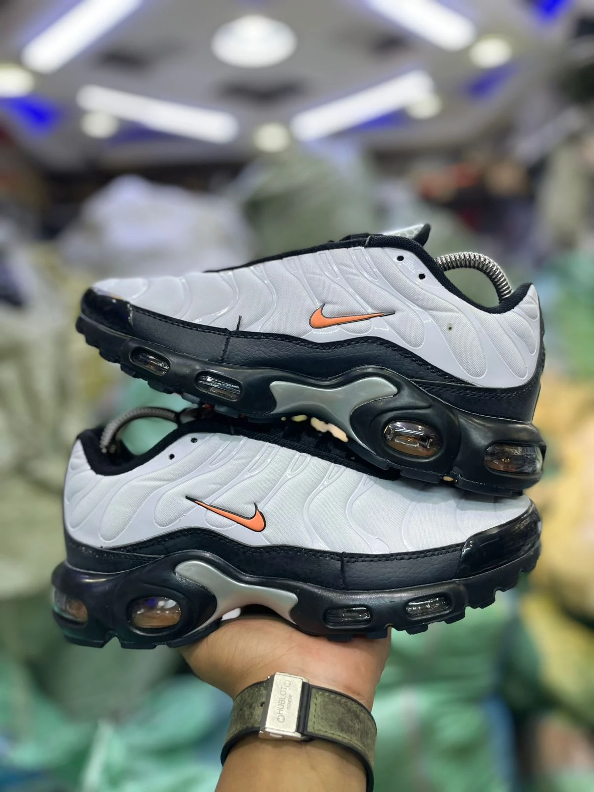 TNs